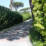 Manuela 3*