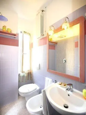Manuela Hotel 3*
