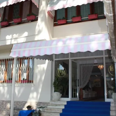 Hotel Manuela 3*