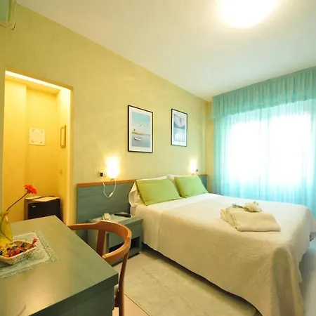 Hotel Manuela 3*