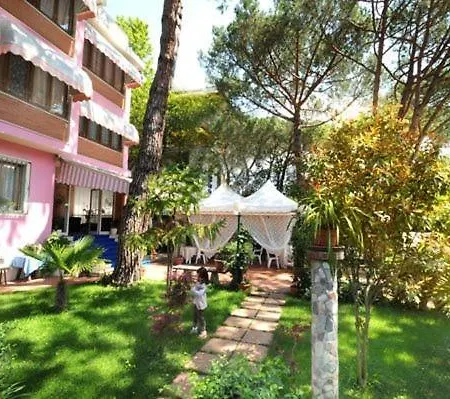 Manuela Hotel 3*