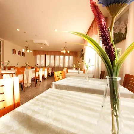 Manuela Hotel