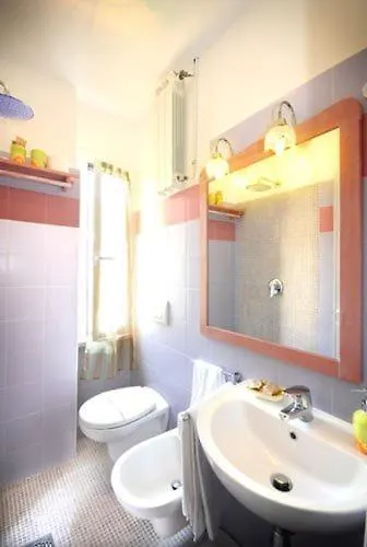 Manuela Hotel 3*