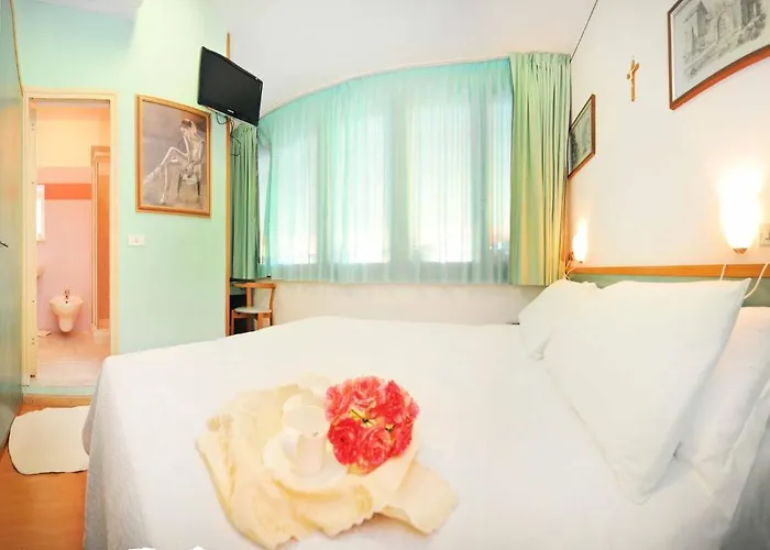 Manuela Hotel 3*