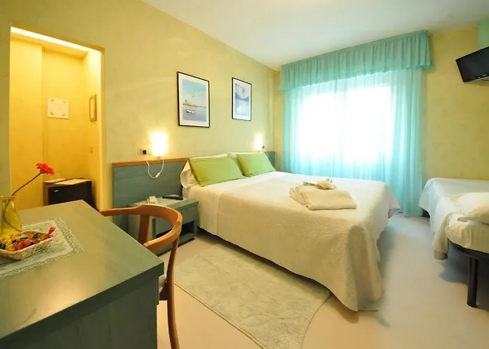 Manuela Hotel 3*