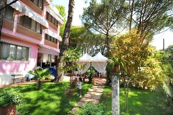 Manuela Hotel 3*