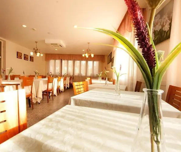 Manuela Hotel