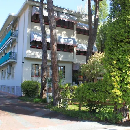 Manuela Hotel