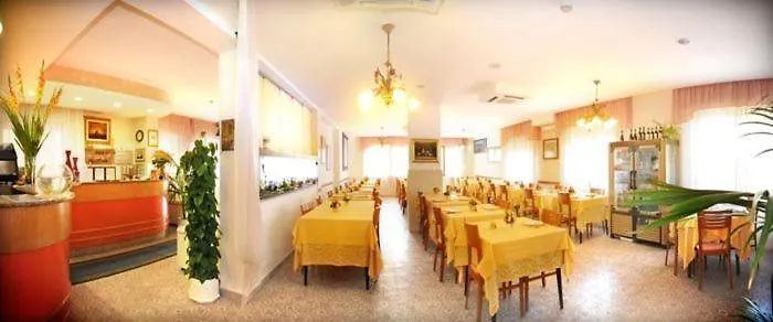 Manuela Hotel Cinquale