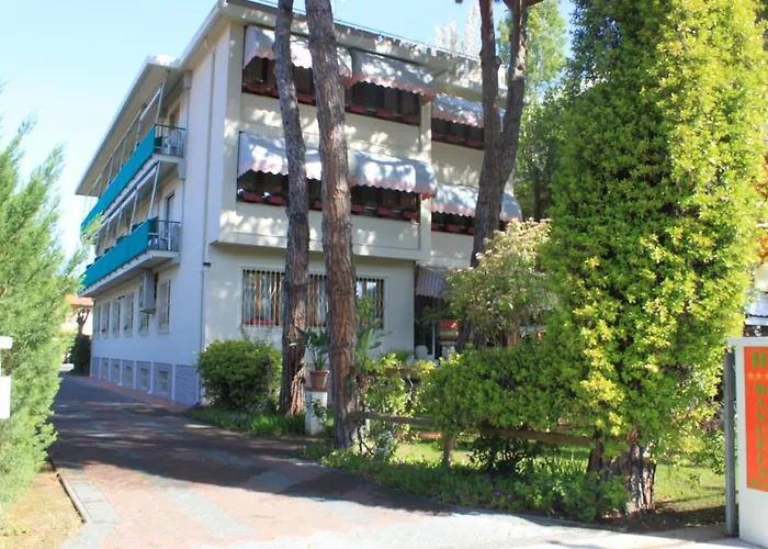 Manuela Hotel